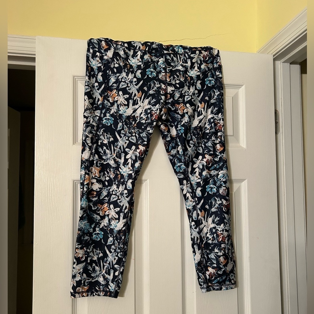 Brand: Dip Size: XL Color: multicolor